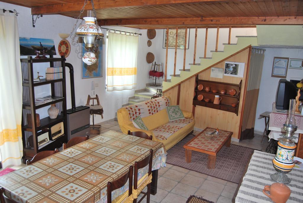 B&B Baddesalighes Bolotana 외부 사진
